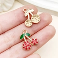 Pendentifs cerise en alliage de zinc avec strass rouges et émail pour bijoux DIY - Cerise Strass Émail Rouge Or KC (23424) / 22x17x3mm