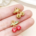 Pendentif cerise doré avec strass rouges pour la création de bijoux DIY - Cerise Strass Rouge Or KC (23412) / 16x12x5mm