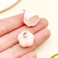 Colgante de resina rosa con forma de flor y calabaza con anillo de plata para DIY - Ajo de Resina Rosa (23896)