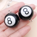 Creatieve zwarte 8-ball biljart hars hanger sleutelhanger accessoire in de hand - Zwarte hars poolbal nummer 8 / 29x25x25mm