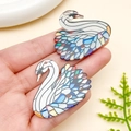 Pendentifs cygnes en acrylique coloré avec motif mosaïque pour la création de bijoux - 35x41x2mm / Cygne Mosaïque Coloré (23977)