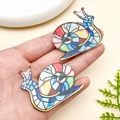 Pendentif escargot en acrylique avec imprimé mosaïque coloré pour la création de bijoux DIY - 38x45x2mm / Escargot Mosaïque Coloré (23985)