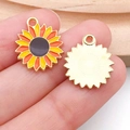 Colgante de girasol esmaltado para joyas DIY con pétalos amarillos y base de metal - Girasol de Esmalte Amarillo-Naranja (19209)