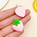 Ciondolo a fragola in resina rosa per portachiavi fai-da-te con anello in metallo - Stile Fragola Rosa (24234)