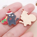 Pendentif chat de Noël en alliage avec bonnet de Père Noël rouge pour bijoux DIY - Chat Sac de Cadeaux Émaillé Noir