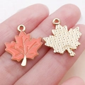 Pendentifs feuille d'érable rose corail avec placage or pour bijoux DIY, lot de deux - Feuille d'Érable à l'Huile Orange (25056) / 23x19x2mm