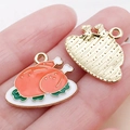 Pendentif dinde en émail orange et métal doré pour la création de bijoux DIY - Plat de Dindon Rôti à l'Huile Orange (25059) / 17x21x2mm