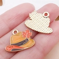 Pendentif chapeau haut de forme émaillé avec feuille d'érable pour création de bijoux - Chapeau Feuille d'Érable à l'Huile Jaune (25062) / 15x19x1mm
