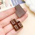 Ciondolo a forma di barretta di cioccolato in resina marrone per gioielli fai da te - Milk Chocolate (23953)