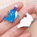 Blauwe dolfijn hanger van hars voor DIY sieraden met paars verloop en patronen - Blauwe Hars Dolfijn