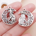 Ciondoli in lega argento con lupo e mezzaluna e intricati motivi di nodi celtici - Piccolo Lupo della Luna Pentagramma (25x19mm)