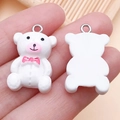 Schattige witte beer hanger van hars met roze strik en metalen ring voor DIY-sieraden - Wit (24541)