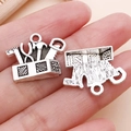 Antik-Silber Werkzeugkasten-Anhänger mit Miniatur-Werkzeugen für DIY-Schmuck - Werkzeugkasten (24720)