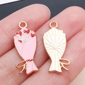 Colgante de ramo de corazones en esmalte rosa con reverso dorado para joyas - Ramo de Corazón Esmaltado Rosa (25173)