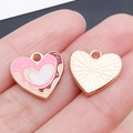 Colgante de corazón tipo donut rosa y chocolate con reverso de metal dorado para joyas - Sándwich de Corazón Esmaltado Rosa (25176)