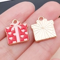 Colgante caja de regalo corazón rosa en esmalte rojo para hacer joyas DIY - Caja de Regalo de Corazón Esmaltada Roja (25183)