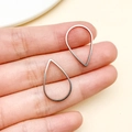 Colgante de gota de acero inoxidable pulido para accesorios de joyería artesanal DIY - Estilo Gota de Agua Mediano (T1855)