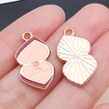 Colgante de corazón de esmalte rosa con diseño de caja de anillo para joyería DIY - Caja de Anillos de Corazón Esmaltada Rosa (25186)