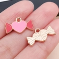 Colgante de caramelo rosa en forma de corazón para joyería DIY con acabado dorado - Caramelo de Corazón Esmaltado Rosa (25204)