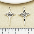 Pendente a stella a quattro punte in lega d'argento con zircone e scala - Stella a Quattro Punte con Croce Argento Antico Stile D (22342)