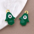 Colgante Mano de Fátima en esmalte verde con ojo turco y aro dorado para joyería DIY - Ojo Turco Hamsa Verde / 9x13mm