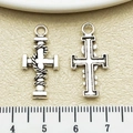 Pendentifs croix en argent antique pour bijoux DIY mesurés avec une règle - Croix Entrelacée Argent Antique (18727)