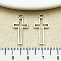 Paire de pendentifs croix ajourés en argent antique pour bijoux DIY, hauteur de 30 mm - Croix Ajourée Argent Antique (22330)