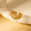 Détail de la bague en acier inoxydable doré à triple rangée de billes en forme de V - Style en forme de V à trois couches avec perles rondes dorées (Or 19)