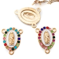 Gouden Maagd Maria hanger met kleurrijke steentjes voor DIY sieraden maken projecten - KC Goud Wit Emaille Multicolor Strass 3-Gats (15290)