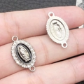 Guadalupe Maagd Maria ovale connector in zilveren afwerking met zwart email en kristallen - Wit K Zwart Emaille Witte Zirkonia 2-Gats (15327)