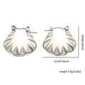 Orecchini a cerchio in argento minimalisti con design a pieghe a conchiglia 2cm - Stile Conchiglia Smerlata Argentata (#0233)