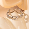 Anillo de eslabones de cadena plateado con textura trenzada y banda ajustable - Estilo de Torsión de Cadena (#0442)