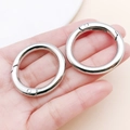 Zwei polierte silberne runde Federringe für DIY-Schmuck und Taschenbeschläge - Weiß K (35mm)
