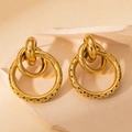 Boucles d'oreilles entrelacées en acier doré au design géométrique texturé - Double Créole Enclenchée Texture Piquée (BJGE0716)