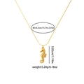 Elegante collar de acero de titanio dorado para mujer con colgante de caballito de mar - Collar Caballito De Mar (BJGN0385)