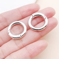 Zwei runde silberne Federring-Verschlüsse für DIY-Schmuck und Taschenzubehör-Teile - Hellsilber (20mm)