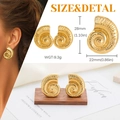Gouden spiraalvormige schelp oorknopjes van 28mm x 22mm met fijne reliëftextuur - Spiraal nautilusstijl (#0761)