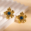 Boucles d'oreilles tournesol dorées avec pétales plissés et centre œil bleu - Fleur de Mauvais Œil Bleu (BJGE1293)