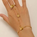 Elegante bracciale con anello a farfalla dorato con finitura satinata e catena a mano - Bracciale da Mano Farfalla Opaca (0116)