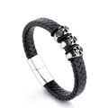Geflochtenes Herren-Lederarmband mit drei silbernen Totenkopf-Akzenten und Magnetverschluss - Silberner Totenkopf-Stil (HT-4960)