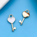Ciondoli chiave a cuore in lega dorata con smalto bianco per accessori gioielli DIY - Chiave a Cuore Bianca 4x16mm