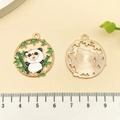 Pendentif rond en métal émaillé motif panda et bambou vue recto et verso - Panda Heureux Émail Blanc (21669)