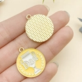 Golden Dad trophy enamel charm with trophy pattern and textured back for DIY jewelry - Yellow Enamel Father's Day Round Badge (23014)