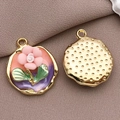 Colgante de flor vintage estilo Monet con esmalte rosa y detalles en dorado - Placa de Pintura al Óleo de Flores de Dos Tonos Rosa (21169)