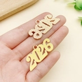 Colgante DIY número 2026 en esmalte crema con base de aleación dorada para joyas - Grande 18x37mm / Amarillo