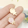 Colgante de piruleta rosa con base de aleación dorada y esmalte en espiral para joyas DIY - Piruleta Redonda de Esmalte Rosa