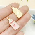 Colgante de biberón de esmalte rosa y blanco con acabado dorado para joyas DIY - Chupete Biberón Corazón Rosa (22966)