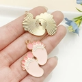 Colgante de huella de bebé en esmalte rosa con baño de oro para creación de joyas DIY - Huella de Bebé Grande Rosa (22974)