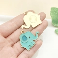 Colgante de elefante en esmalte azul para joyería DIY con reverso de metal dorado - Elefante Grande Azul Lago (22983)