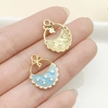 Colgantes de babero de bebé de esmalte rosa y azul para joyería DIY y accesorios - Babero con Lazo Azul Lago (22987)